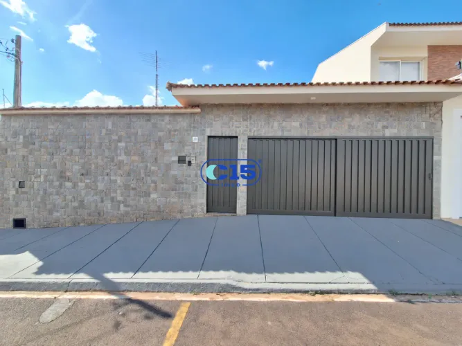 CASA AMPLA À VENDA NO BAIRRO SÃO JOSÉ FRANCA/SP