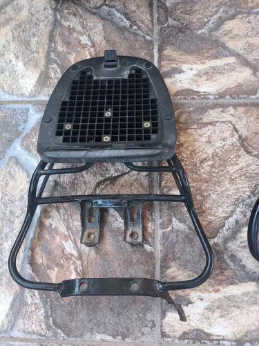 Suporte CG e Baú Capacete - LEIA