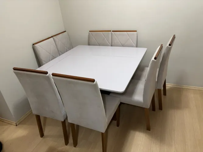 Mesa quadrada base vidro 8 lugares 