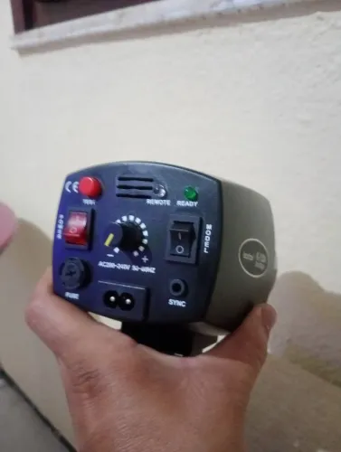 Flash estúdio tenho três mas controles