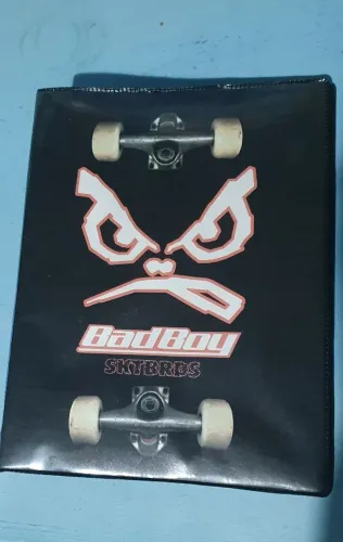 Relíquia. Fichario Bad Boy original tamanho 1/4 Novo. Perfeito. Lindo