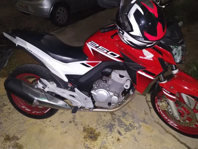 vendo cb teister 250cc em dia único dono fone *