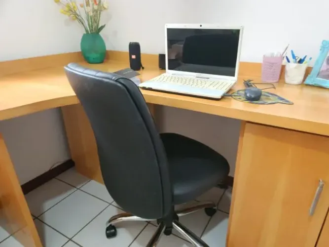 MESA DE ESTUDO CEREJEIRA