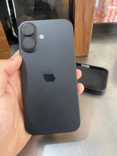 iPhone 16 256  100% Saúde da Bateria - Apenas dois meses de uso 
