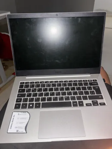 Vende-se notebook seminovo Samsung