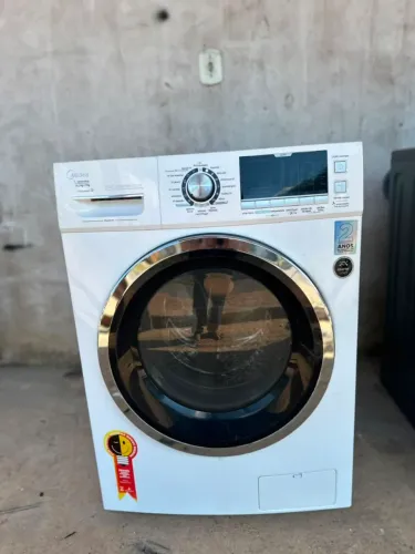 Vende-se uma máquina lava e seca uma mideia