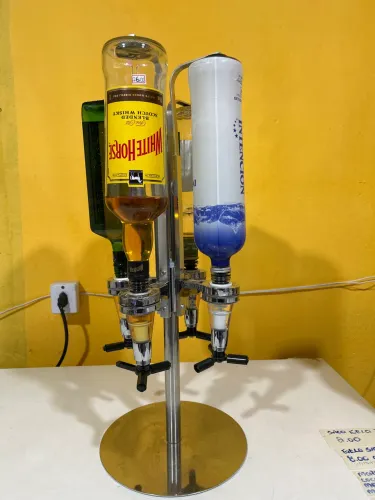 Suporte giratório dispensar dosador 4 garrafas