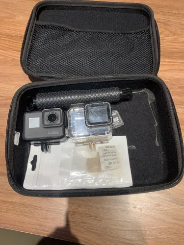 Go pro hero 5 black + bastão de selfie + proteção a prova d?água + adaptador de cartão sd 