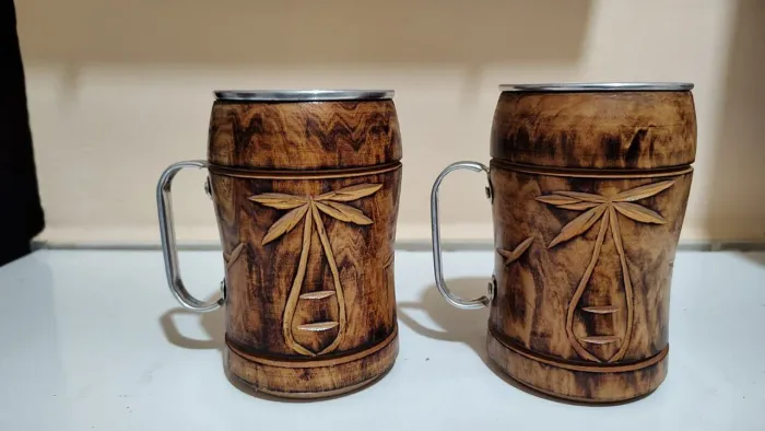 2 Canecas de madeira (2)