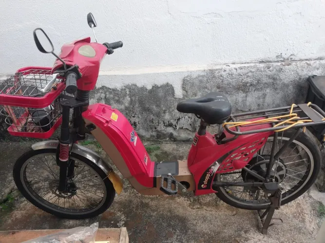 Bicicleta Elétrica com todos os acessórios