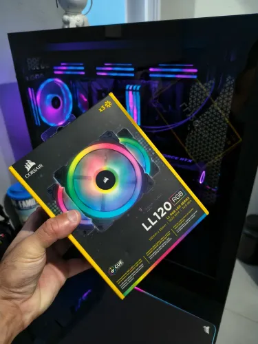 Kit Corsair: 6x Fans LL120 RGB + Controladora Commander Core XT