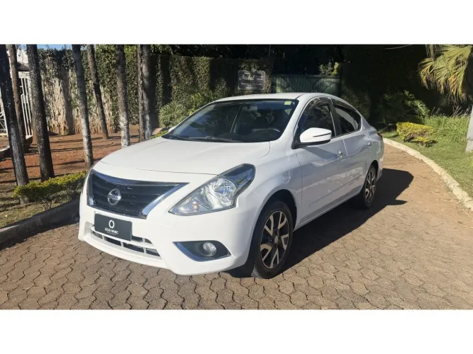 Nissan Versa Unique 1.6 16V Flex 4P Mec. 2016