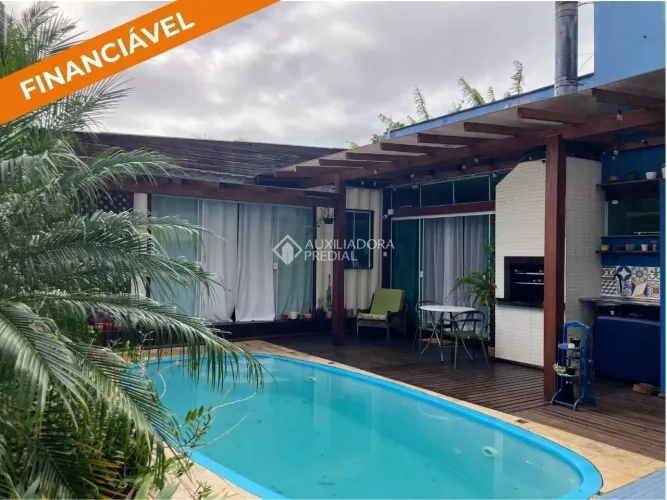 Duas Casas Independentes com Piscina e Vista para a Mata - Florianópolis/SC