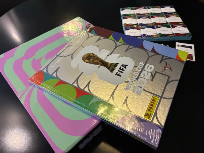 Álbum da Copa 2026 COMPLETO Panini - Edição Limitada Capa Dura Prata - Novíssimo