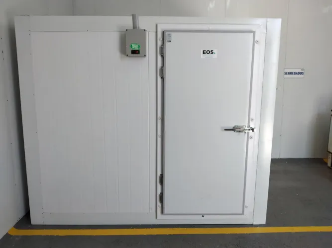 Câmara de resfriados 2.3m x 2.5m temperatura até -5°