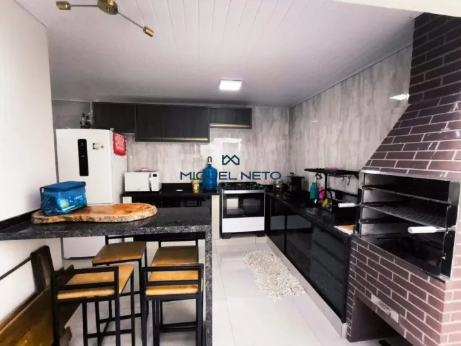 Casa Recém-Reformada à Venda no Condomínio Azaléa - Bairro Novo