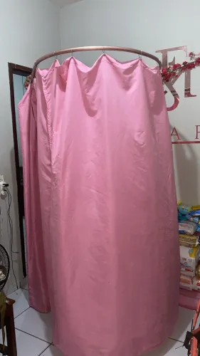 Provador redondo para loja de roupa 