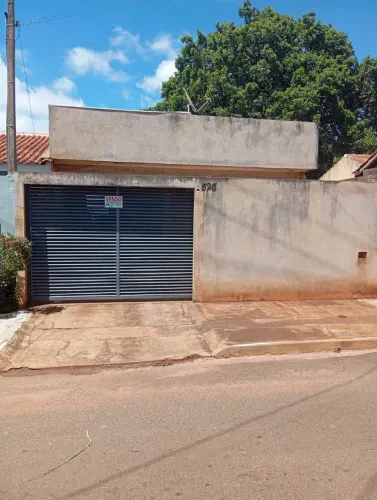Vendo uma casa em Sabáudia no Norte do Paraná 