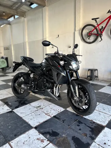Suzuki 750