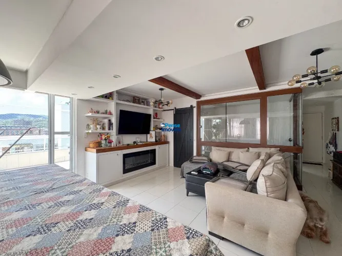 Cobertura duplex com 5 quartos (1 suíte) e 2 vagas