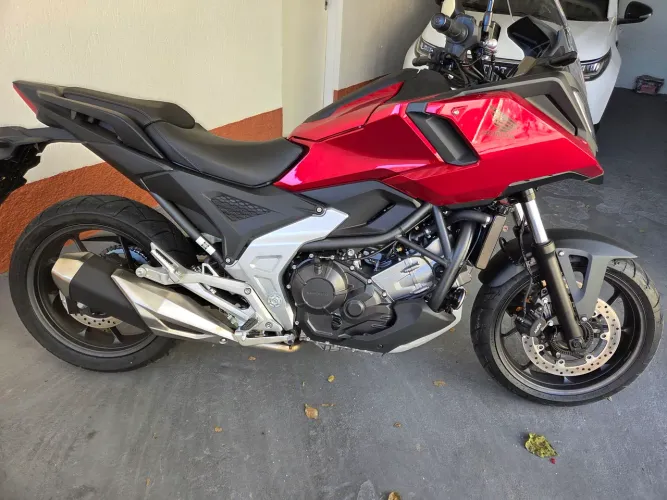 Vendo NC 750 com apenas 70 km 