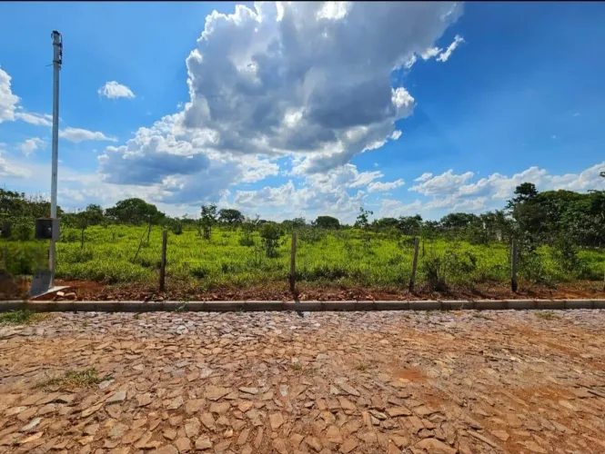 Lote em Condomínio Fechado para Venda em Sete Lagoas, Condomínio Santiago