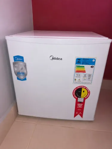Frigobar Midea