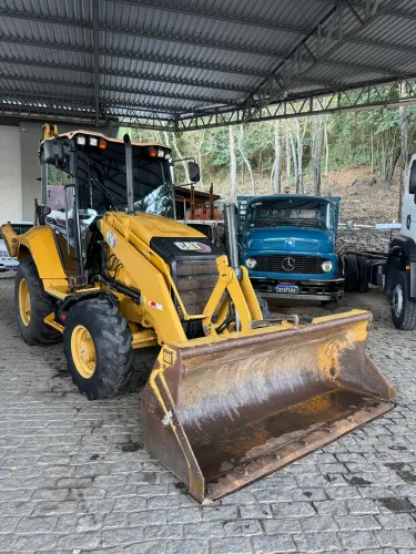 Retroescavadeira Cat 416 2022