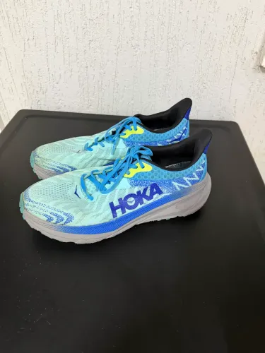 Hoka Challenger ATR 7