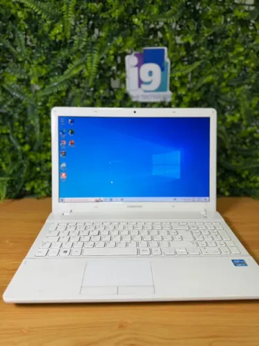 Samsung 270E Intel core i5-3210M 2.50Ghz 8GB DDR3 240GB SSD