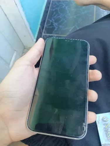 iPhone 11 , 900$