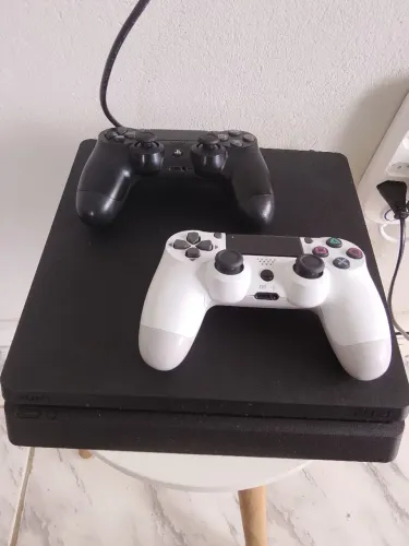 PlayStation 4 slim 1 tb