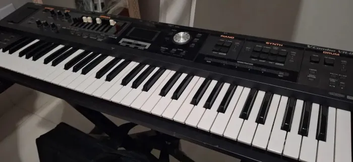 Teclado Roland VR-09 impecável 