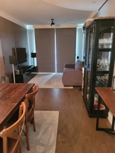 Apartamento para venda tem 71 metros quadrados com 2 quartos