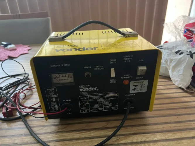 Vendo carregador de bateria veicular