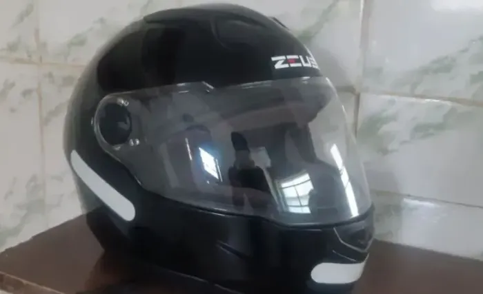 Capacete Zeus 811