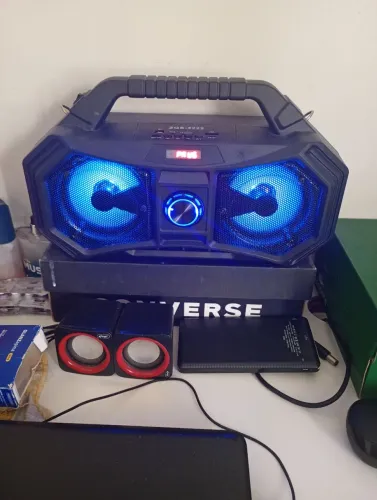 Caixinha de Som Bluetooth - Esse Som Ligado Na Luz Azul.