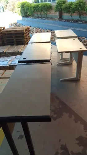 Mesas Escritório Diversas 1,20x0,60 e 1,00x0,60-140,00 CADA