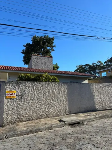 Casa no Bairro Rio Tavares em localização especial