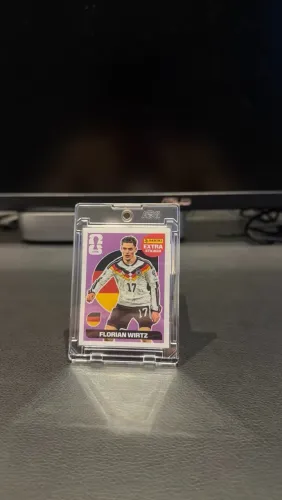 FIGURINHA LEGEND FLORIAN WIRTZ ROXA