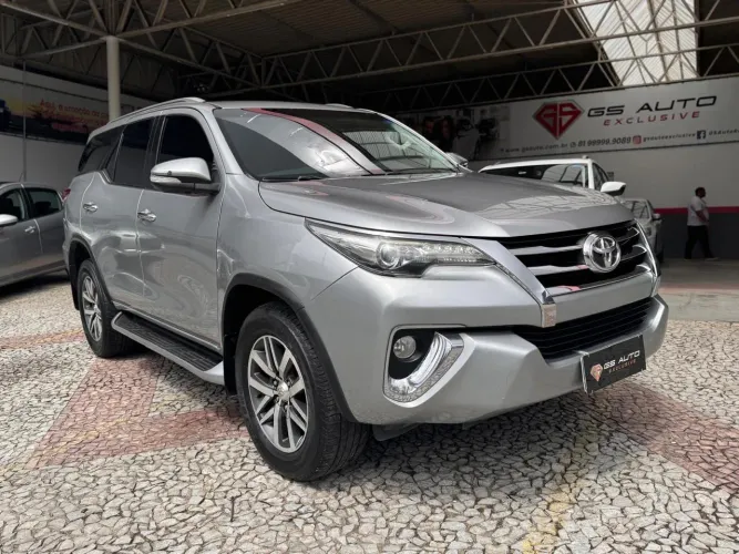 Toyota Hilux SW4 SRX 4X4 2.8 TDI 16V Dies. Aut. 2017