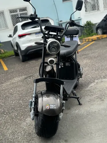 Scooter Elétrica à Venda - Econômica e Prática!