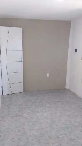 Alugo apartamento (tipo kitnet) próximo ao Nordestão do Conjunto Santa Catarina.