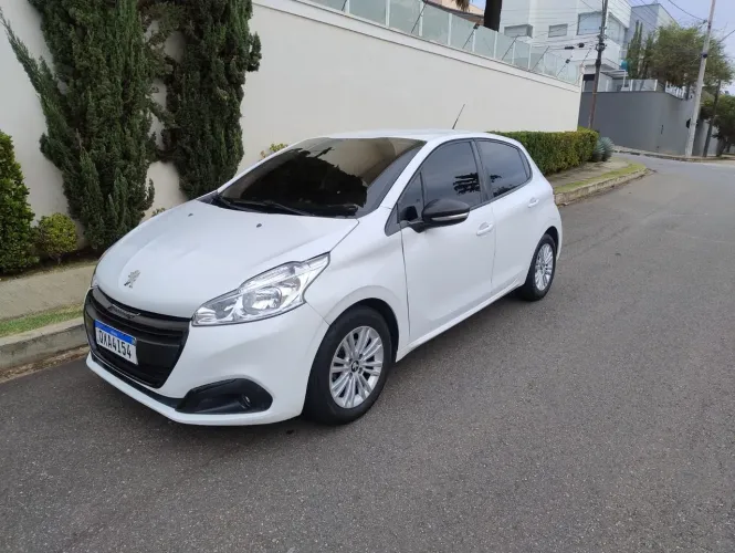 Peugeot 208 Active 1.2 Flex 12V 5P Mec. 2020