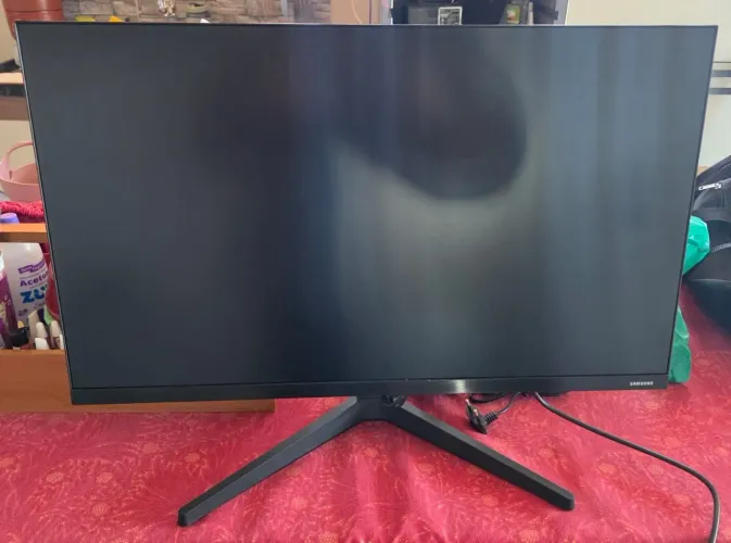 Vendo Monitor Samsung T35F 27", em excelente estado de conservação