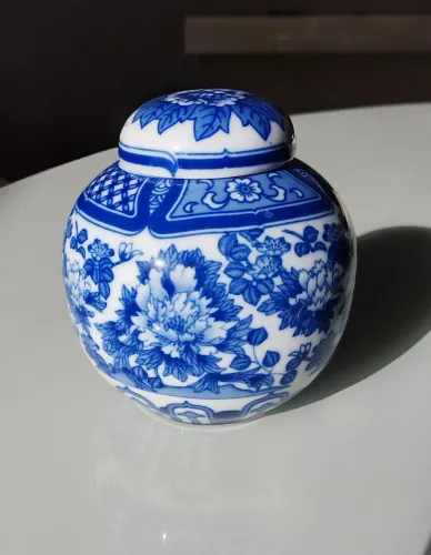 Potiche em porcelana oriental 