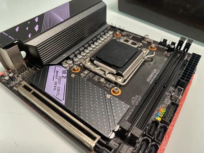 B650I Placa-Mãe ITX Night Devil JGINYUE (Com BIOS Atualizada)