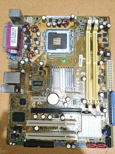 Lote de placas mãe com defeito