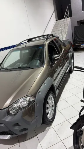 Fiat Strada Adventure 1.8/ 1.8 Locker Flex CE 2014