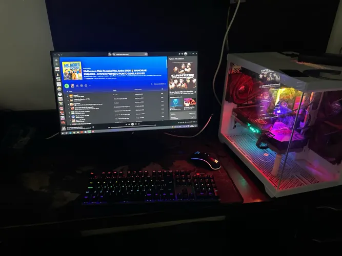 PC GAMER I7 9700k RX 5700 XT 8GB 16 GB RAM (2x8)